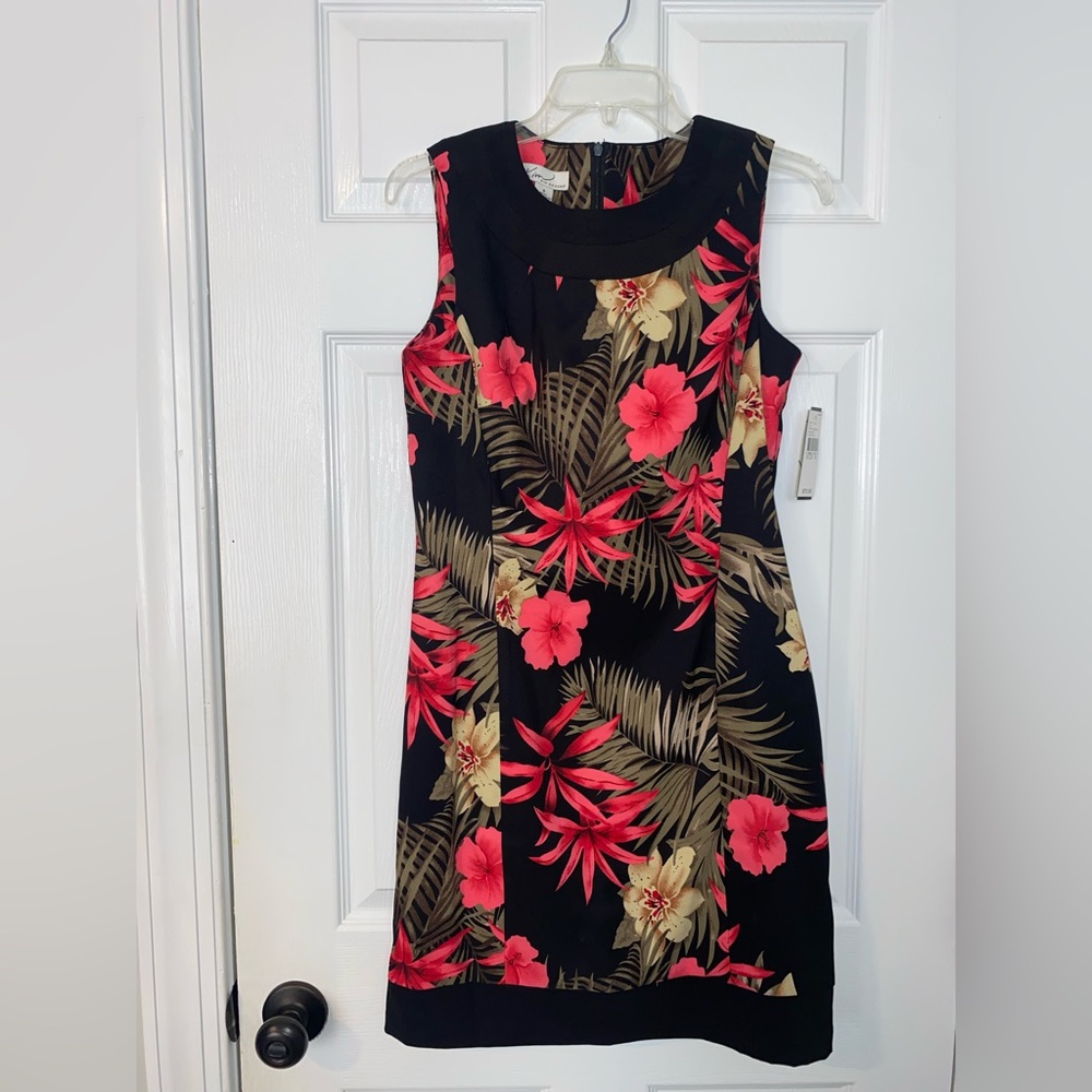 Kim Rogers floral dress. Size 6